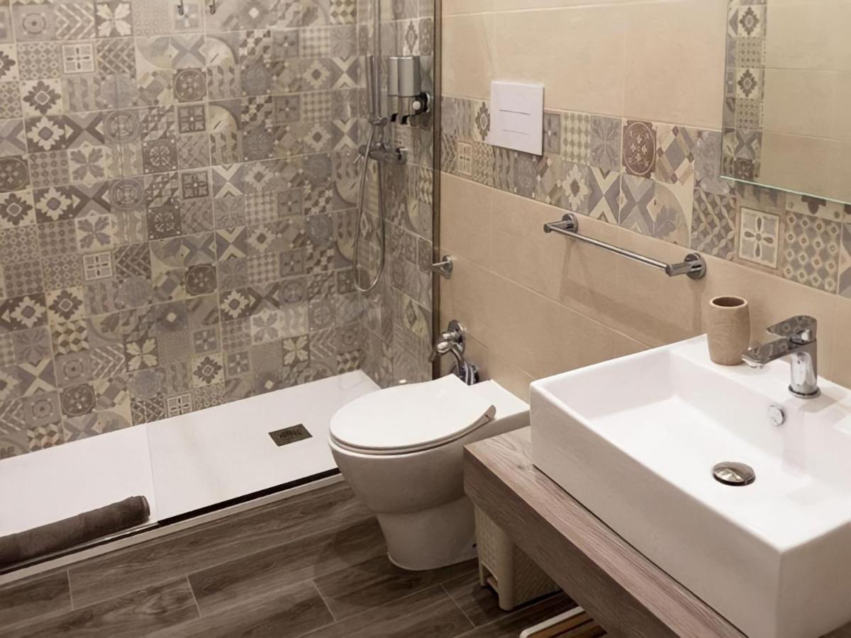 Gasthof Garibaldi 29 - Piazza Marina A - In Pieno Centro. 2*